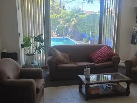 Casa en Venta con 3 cocheras