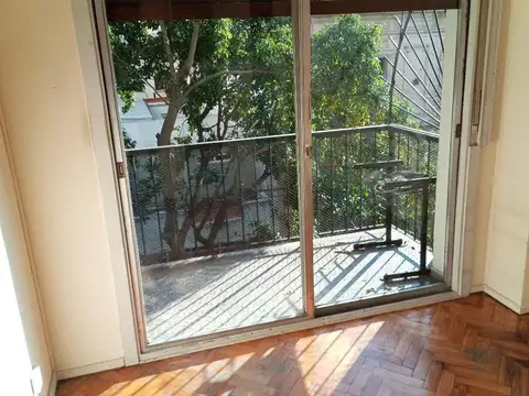 Tacuarí 1200, Piso 3