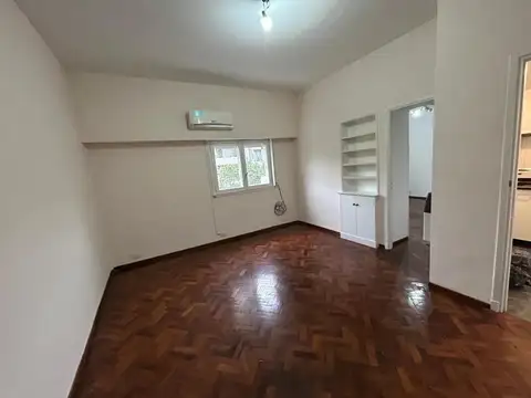 2 Ambientes - Al Frente - X Escalera - Muy Luminoso