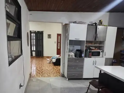 Casa 5 ambientes con 1 baño
