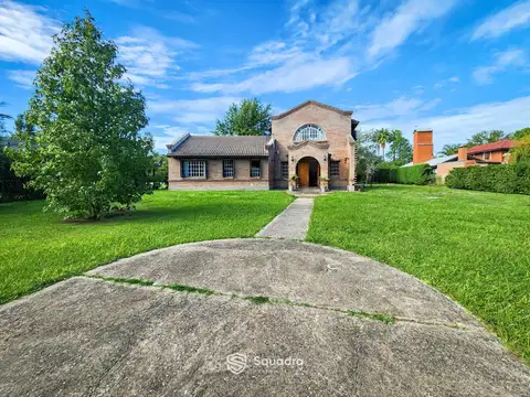 Casa en Venta con 2 cocheras
