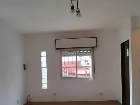 Depto Tipo Casa en Alquiler de 2 dormitorios