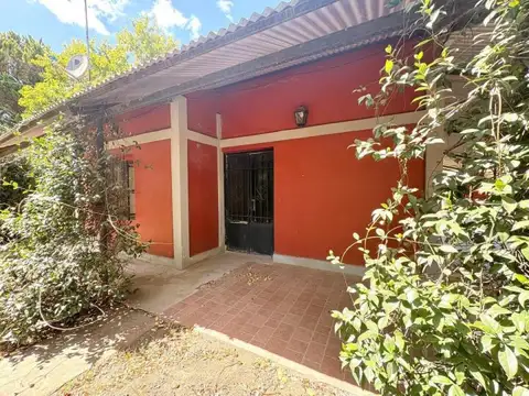 Casa en Venta en Parque Exaltación. 2 Dormitorios. 1000 Mt Parque. Piscina