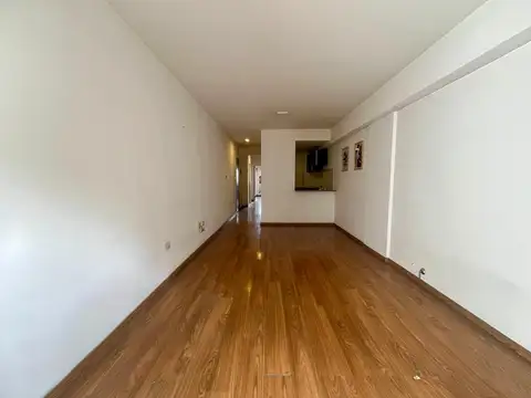 VENTA - Departamento de 2 dormitorios con doble balcon y cochera. Abasto , Rosario.