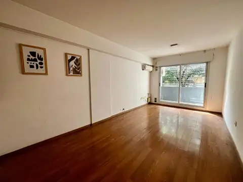 VENTA - Departamento de 2 dormitorios con doble balcon y cochera. Abasto , Rosario.