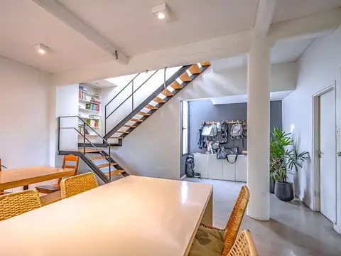 Depto Tipo Casa en Venta con 1 cocheras