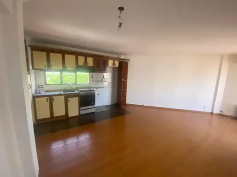 Departamento en Alquiler en Moron Sur, $ 450.000