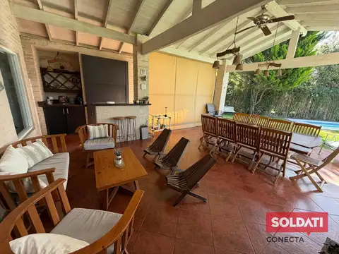 Casa 3 ambientes con 2 baños