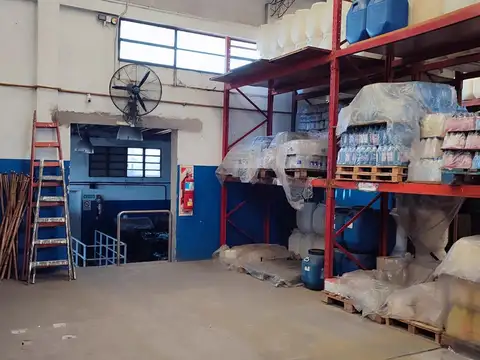 Galpón Industrial en San Justo 1.200 m² – 2 Plantas, Oficinas, Montacargas y Acceso Camiones