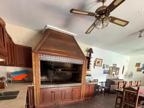 Casa 7 ambientes con 9 baños