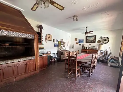 Casa en Alquiler con 7 cocheras