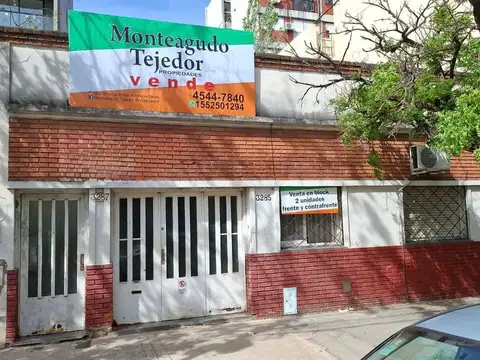 CASA AL FRENTE DE 4 AMBIENTES CON OTRA UNIDAD AL CONTRAFRENTE DE 2 AMBIENTES, VENTA EN BLOCK
