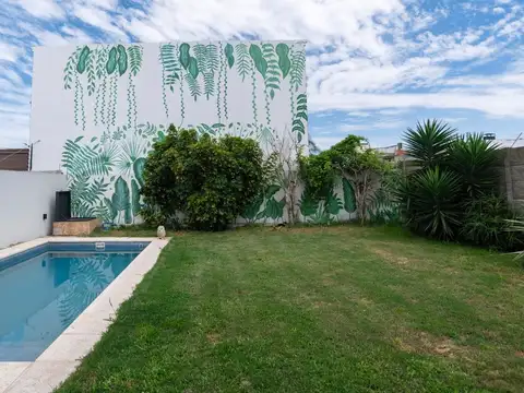 Casa 5 ambientes con 2 baños