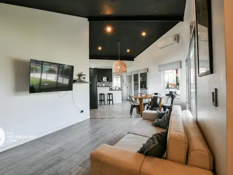 Casa 4 ambientes con 2 baños