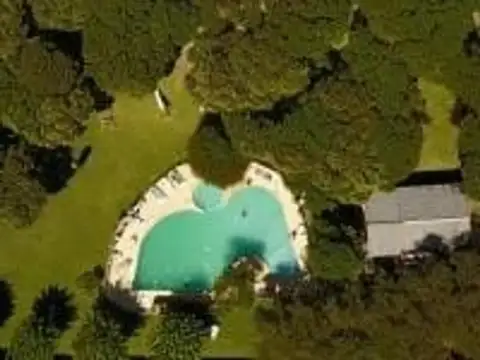 Casa en Alquiler con 5 cocheras