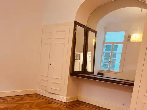Departamento en venta de dos ambientes en Recoleta