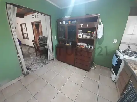 Casa 4 ambientes con 1 baño
