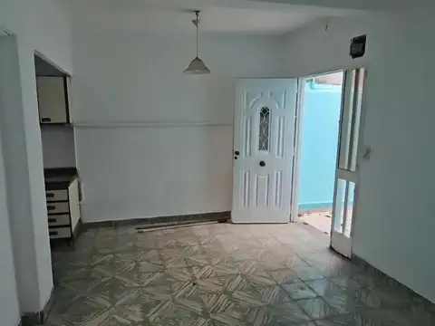 Depto Tipo Casa en Venta en Lomas De Zamora, USD 32.000