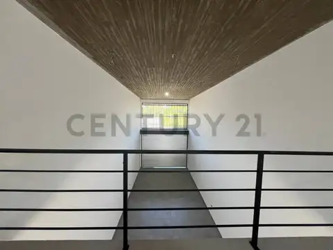 ALQUILER DE LOCAL COMERCIAL A ESTRENAR SOBRE AV. 31,  GONNET