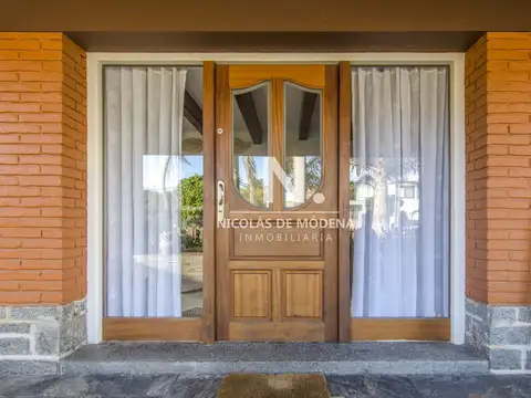 Hermosa casa en venta en zona de la península.