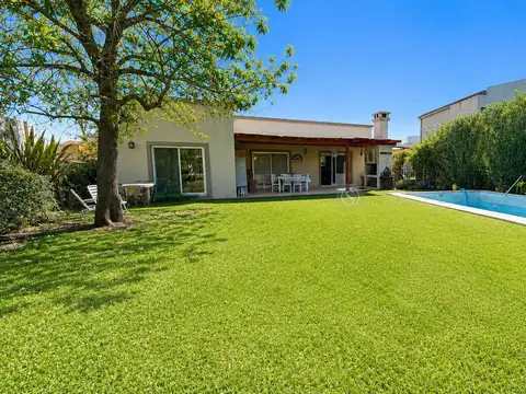 Casa  en Venta en San Alfonso, Pilar del Este, Pilar