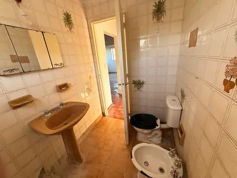 Depto Tipo Casa en Alquiler con 1 cocheras