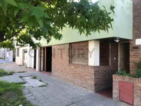 Calzetta Entre Av. Bossinga y Pje Bernardo Irigoyen 600, Piso 0