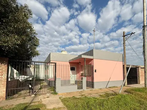 Casa apta a credito a 30 metros de Av. Ilia
