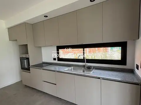 Casa en Venta en Pilar Del Este - Santa Sofia, USD 175.000