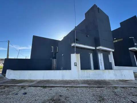 Avenida Estado de Palestina esq. Roca 600 600