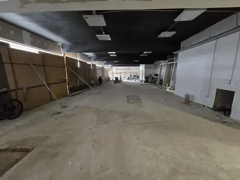 Alquiler Edificio Comercial  PB y 2 Pisos  Platas Libres en Belen De Escobar