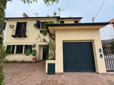 Casa en venta en excelente zona de La Lucila, Vicente López