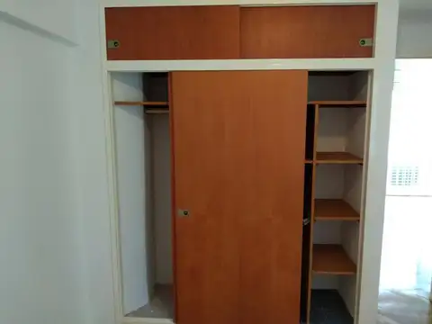 Venta de Departamento de 3 ambientes - Olivos-