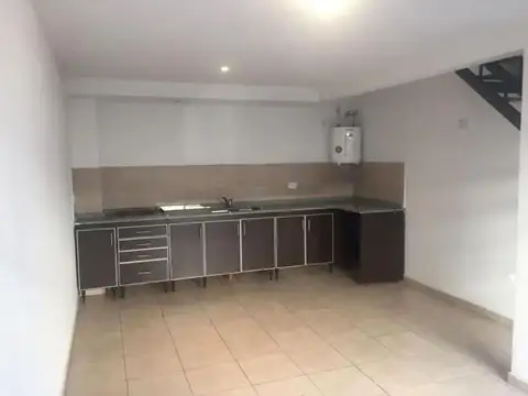 Depto Tipo Casa en Venta en Haedo, USD 45.000