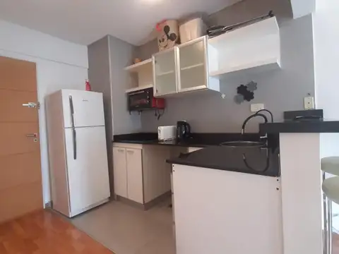 Departamento en Alquiler en Parque Centenario, $ 950.000