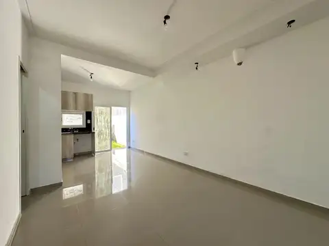 INMEJORABLE DÚPLEX A ESTRENAR -Suite, Jardín, Play y Cochera
