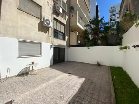 Un Refugio en La Ciudad: Hermoso 4 Ambientes - 120 m² Totales con Gran Patio y Sol Pleno