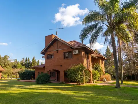 Casa en Alquiler en Barrio el Cazador, USD 2.300