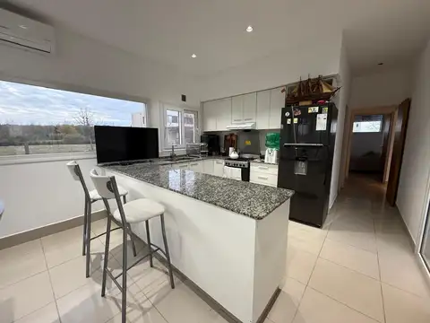 Venta. Casa  a la Laguna. El  Cazal ,Escobar.