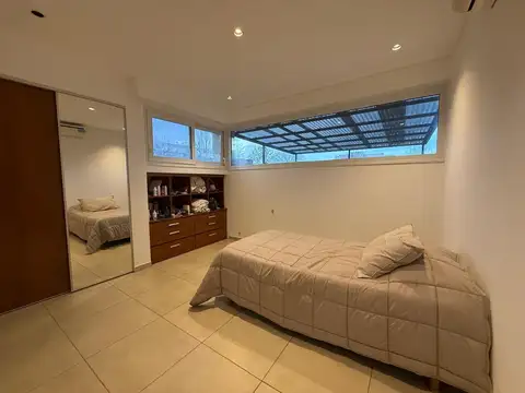 Casa en Venta en El Cazal, USD 295.000
