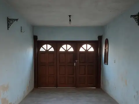 Casa 5 ambientes con 2 baños