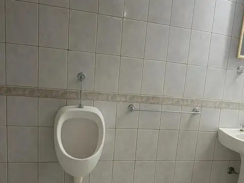 Casa en alquiler - 3 Dormitorios 2 Baños - Lomas de Zamora