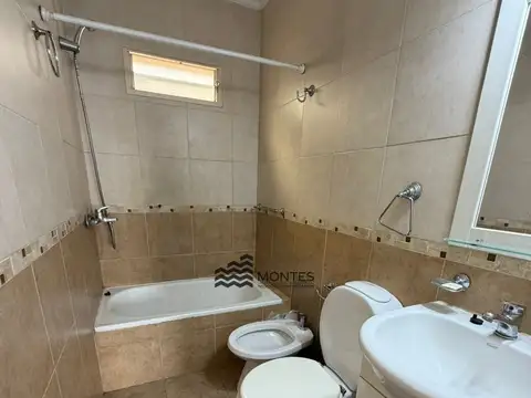 Casa 3 ambientes con 2 baños