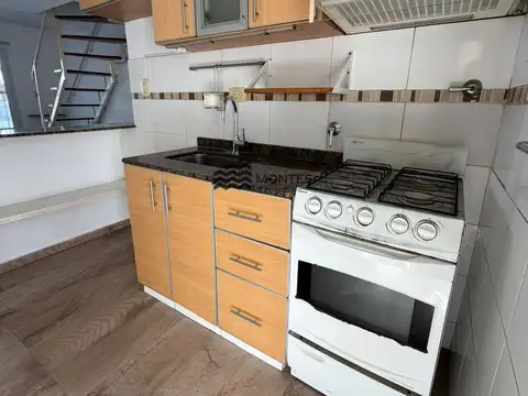 Casa en Alquiler en Villa Luzuriaga, $ 800.000