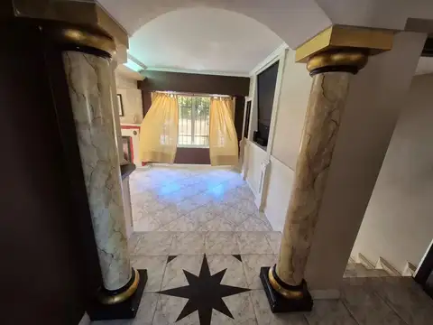 Depto Tipo Casa en Alquiler de 3 dormitorios