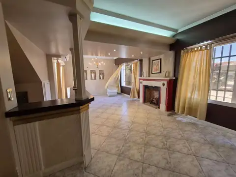 Depto Tipo Casa en Alquiler en Santos Lugares, $ 1.700.000