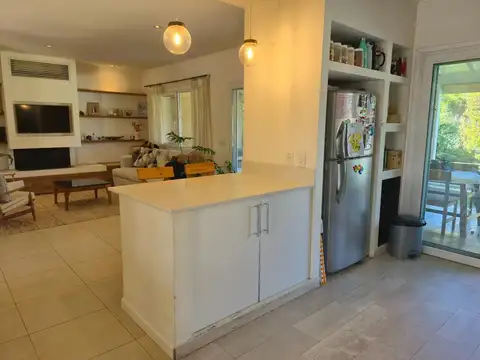 CASA  | 3 DORMITORIOS | PLAYROOM | PARRILLA Y PILETA