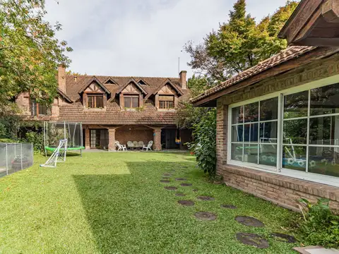 VENTA CASA 7 AMBIENTES SAN ISIDRO  PILETA AP CRED