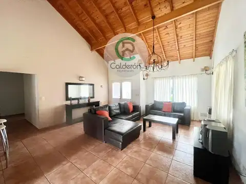 Casa 4 ambientes con 3 baños