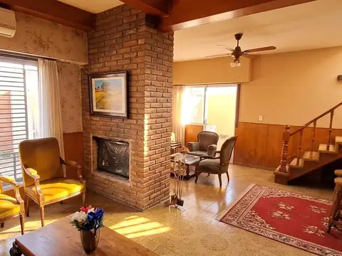 Casa 6 ambientes con 3 baños